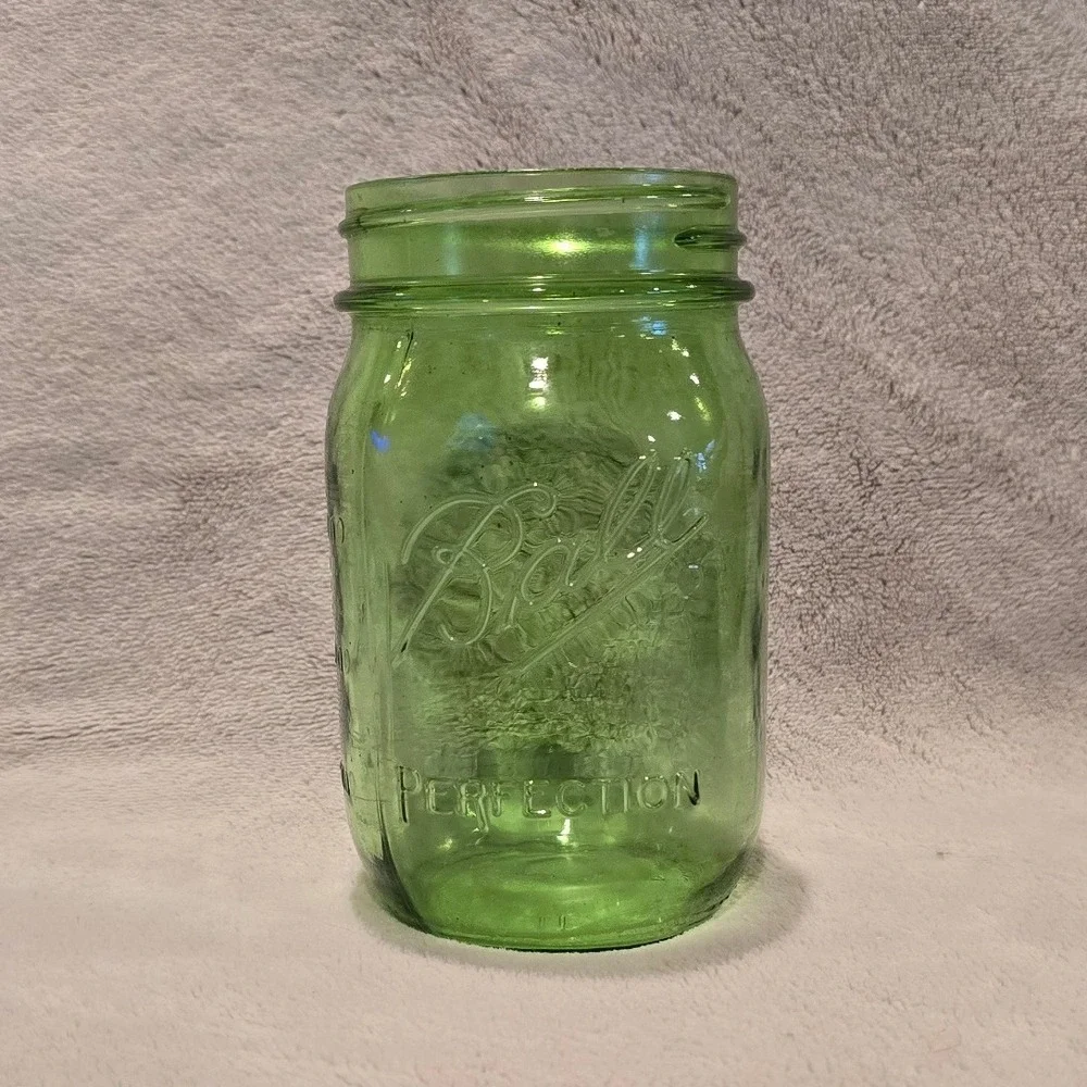 Ball Heritage Collection Green Mason Jar 1913-1915 100 Year Anniversary Pint